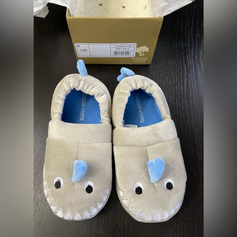 NIB Tucker + Tate Shark Slippers kids size 12